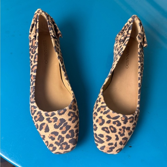 NWT Bernardo Brown and Black Leopard Print Flats - Picture 7 of 8